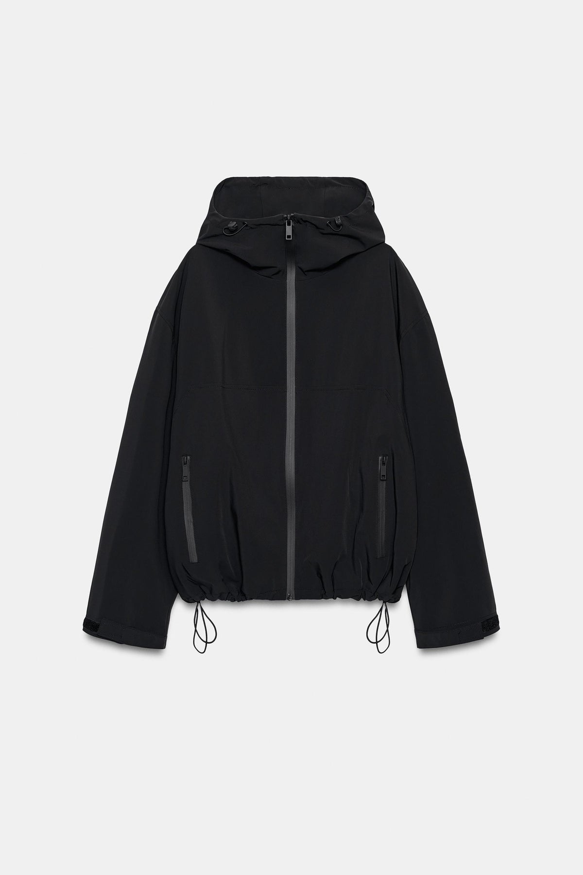 #121315, Noir